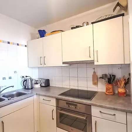 Les Mandariniers-2 By Interhome Apartman Le Lavandou