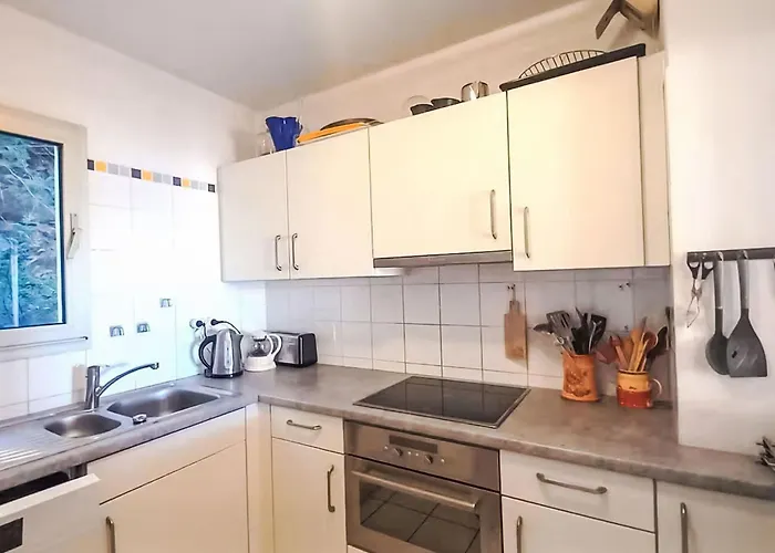 Les Mandariniers-2 By Interhome Apartman Le Lavandou